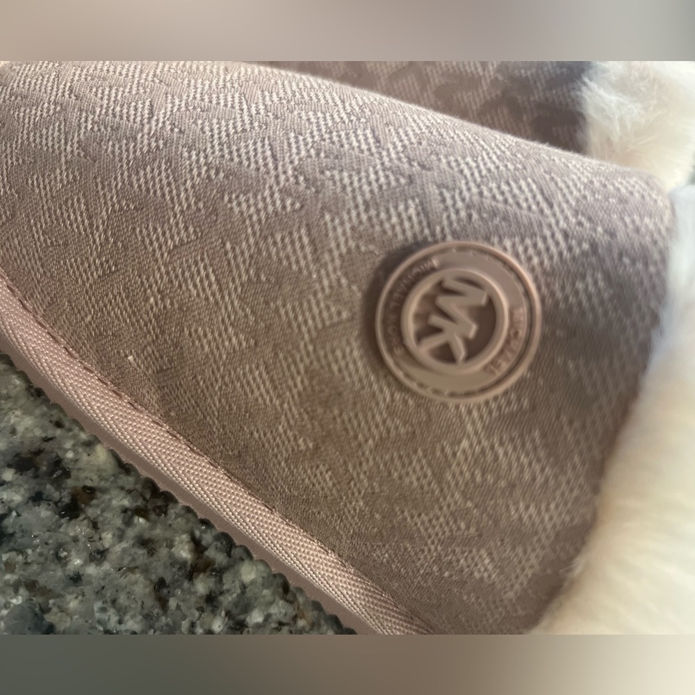 Michael Kors Janis Slipper - Picture 4 of 6